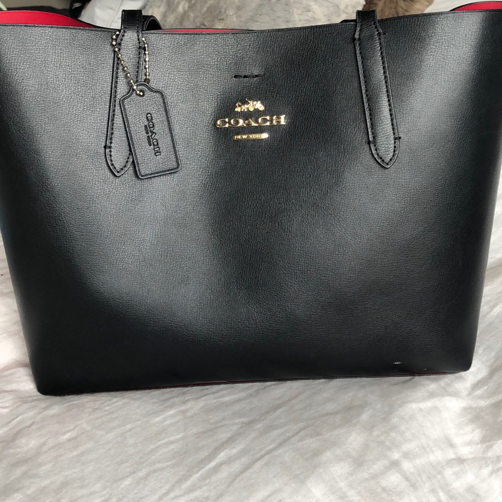 Coach Avenue Tote Shoulder Bag